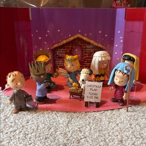 Charlie Brown Peanuts Nativity Scene Figurines